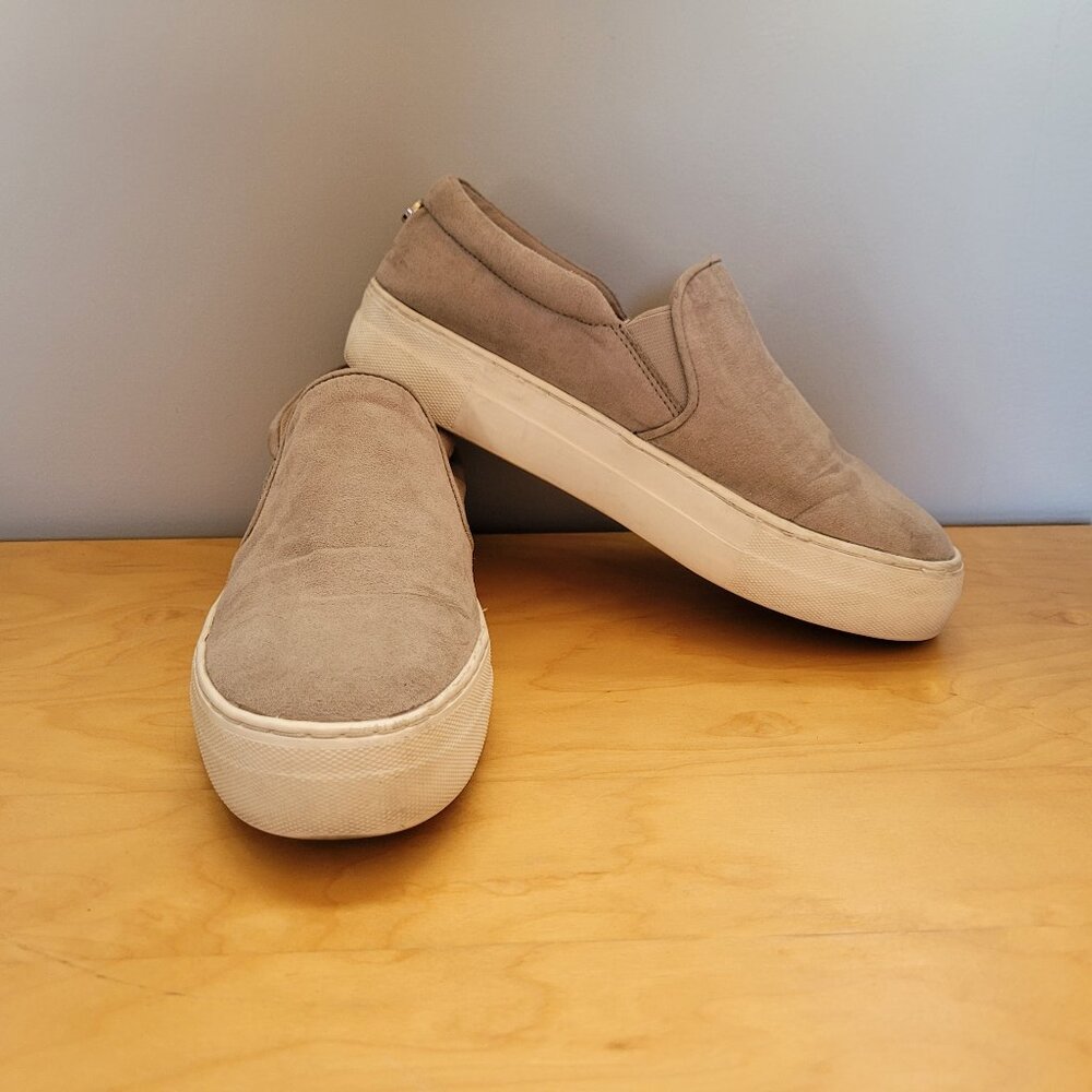 Steve Madden Sneakers ~ Size 7